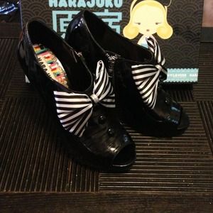 Adorable Harajuku open toe Oxford pumps!