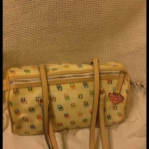 75% Off Authentic Dooney & Bourke Hand Bag