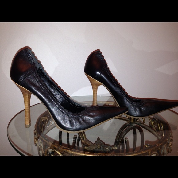 Brand new Aldo Black pumps!!