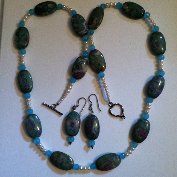 Necklace set - Picture 3 of 4