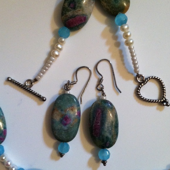 Necklace set - Picture 4 of 4