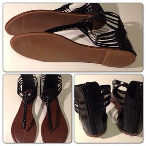 Black gladiator sandal😊