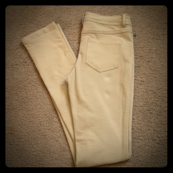 NWOT Size M Khaki skinny Jeggings.