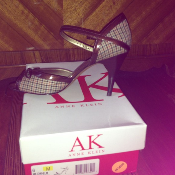 Peep-toe shoes - Picture 3 of 4