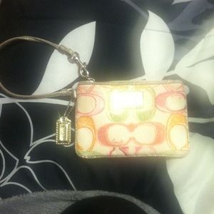 Coach wrislet💜❤