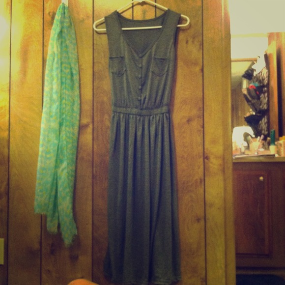 Long gray vintage dress, not long to reach floor