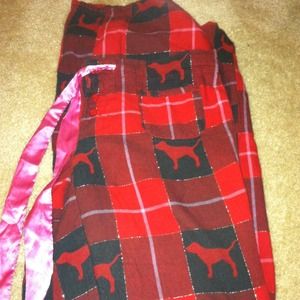 2 pajama bottoms/leggings/ t-shirt/2 pants