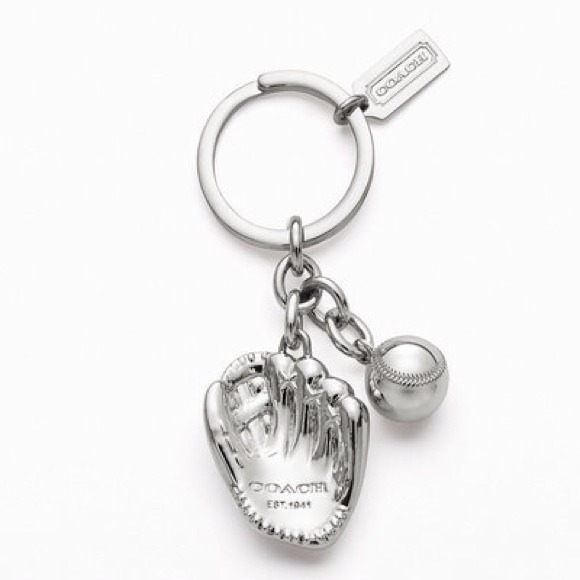 ⛔SOLD⛔baseball mitt silver key ring.