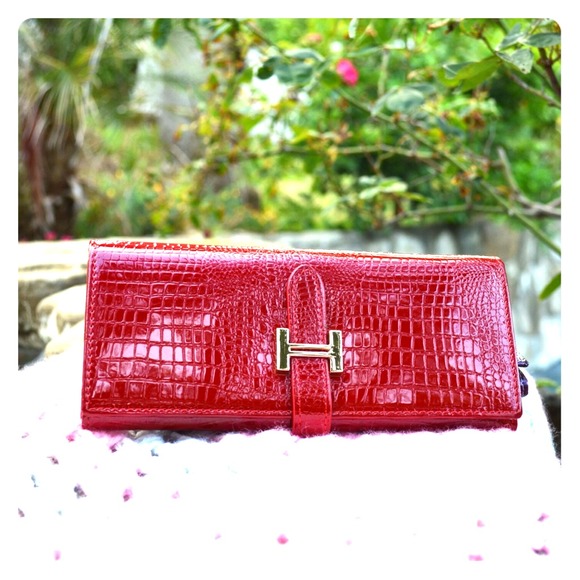 🔴SOLD🔴Brand new Beautiful Red wallet