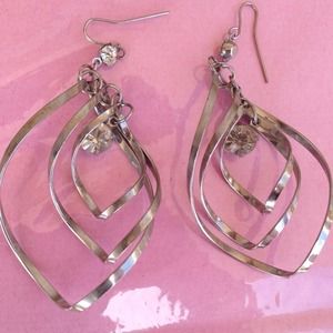 DANGLING EARRINGS MEDIUM SIZE
