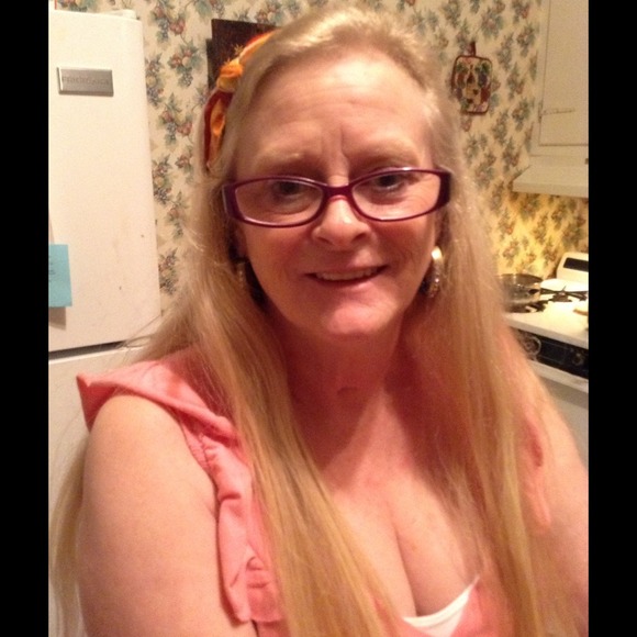 Meet your seller & her family - Picture 4 of 4