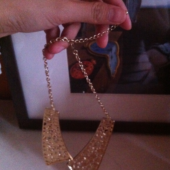 Collar style necklace - Picture 3 of 4