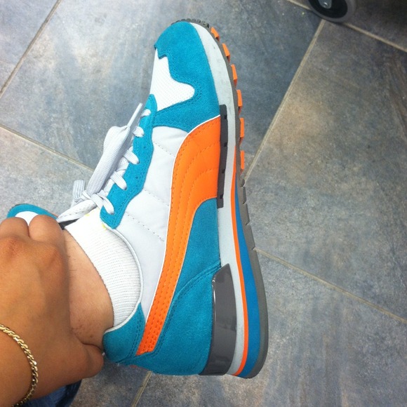 Gently used - Picture 3 of 4