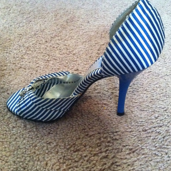 Pre loved splash heels ✅reduced✅ - Picture 2 of 4