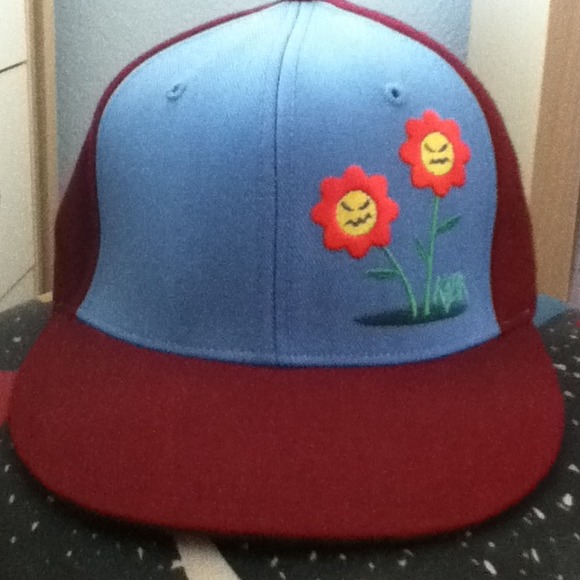 REDUCED!! NEW KidRobot hat