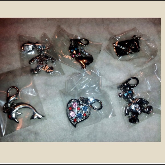 SOLD $was 20$ girlie bracelet w/ 12 charms - Picture 3 of 4