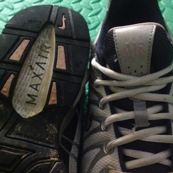 💢🎉💢🎉💢NIKE AIR MAX SNEAKERS - Picture 4 of 4