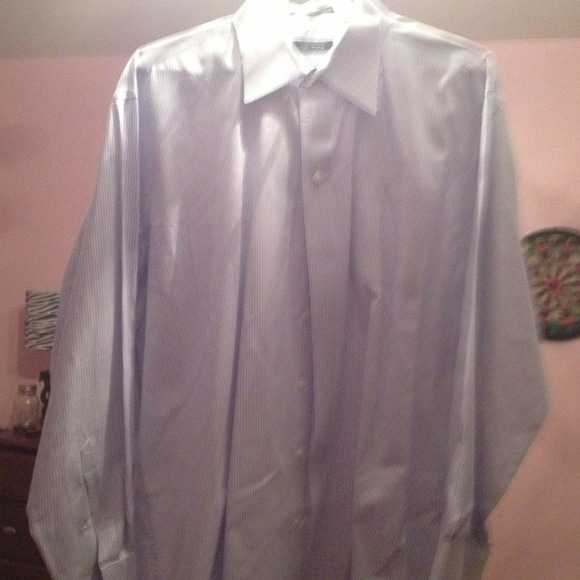 Light blue men's nautica dress shirt