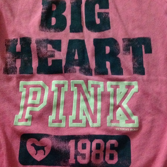 💢🎉💢🎉VICTORIAS SECRET TEE💢🎉💢🎉💢 - Picture 4 of 4