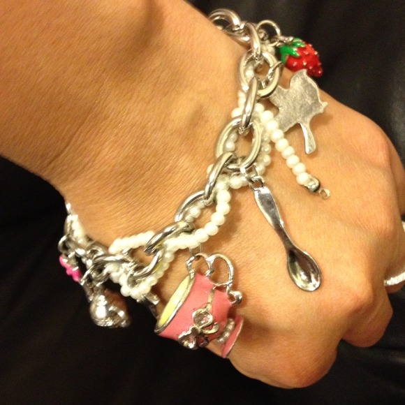 ❤Charm bracelet