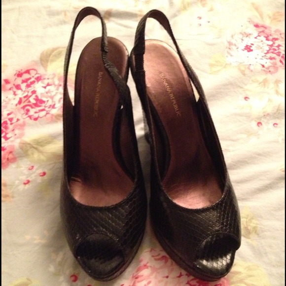 Banana Republic Peek Toe Heels