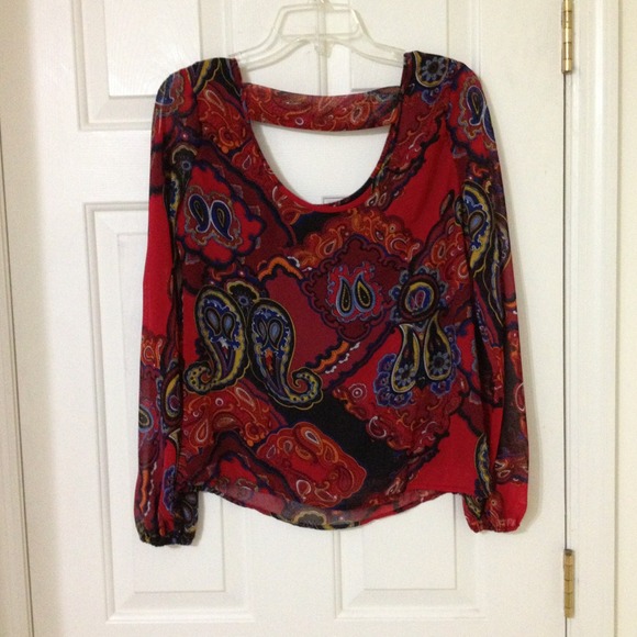 Red pattern top - Picture 2 of 2