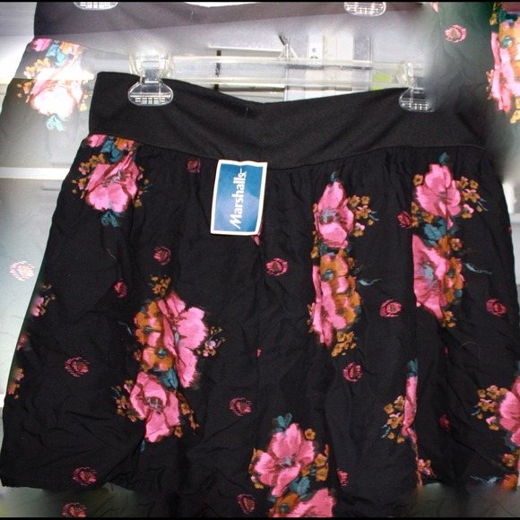 Vintage Floral Short Skirt (Brand New)
