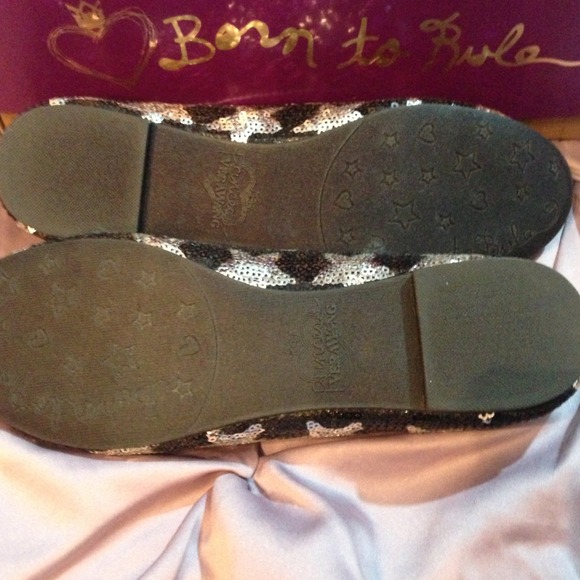 ❌SOLD❌Vera Wang flats - Picture 3 of 4