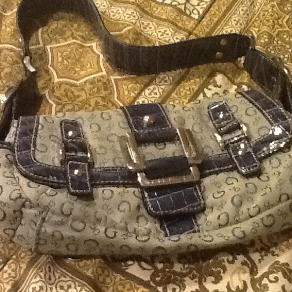 Authentic guess handbag ( just reduced ) - Picture 1 of 4
