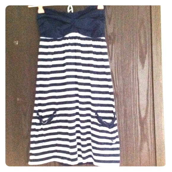 Strapless A&F summer time dress