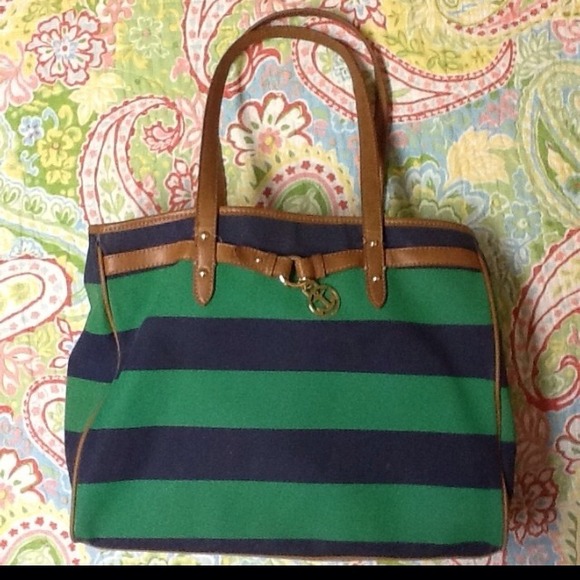 Tommy Hilfiger Handbags - Tommy Hilfiger Purse