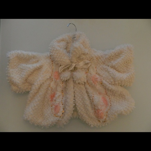 SOLD! Kaboda girls coat white faux fur, size 4 T