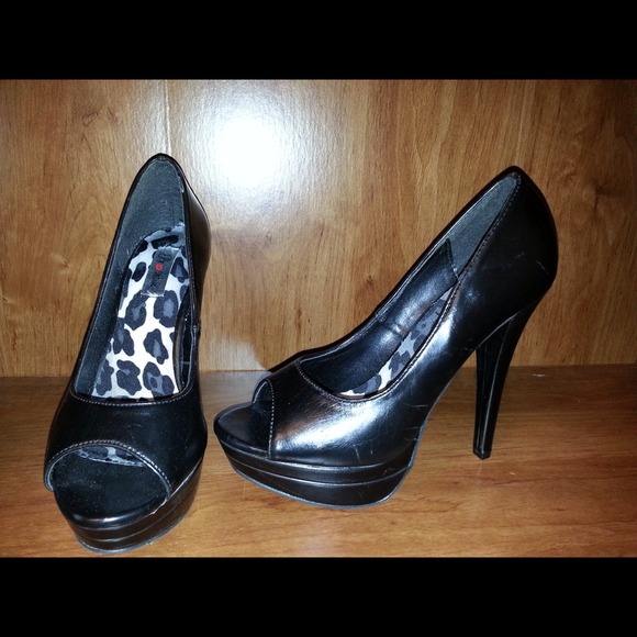 New Black Leather Peeps!!!