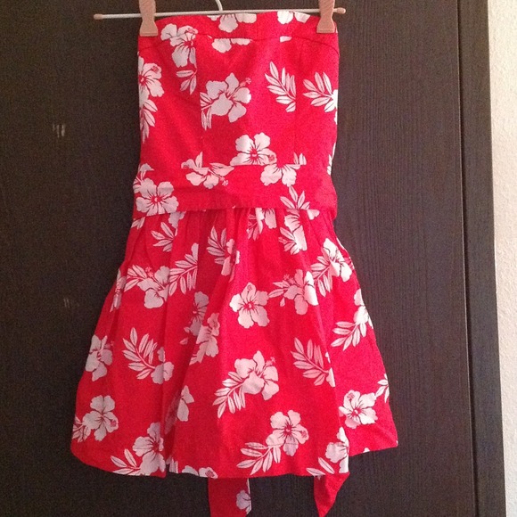 NWOT Pink & White Strapless Dress!