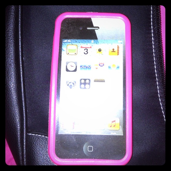 🎀iPhone 4/4S Pink Bumper Cover🎀