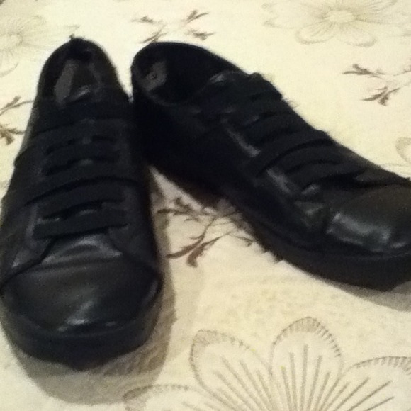 Guess shoes - Picture 3 of 3