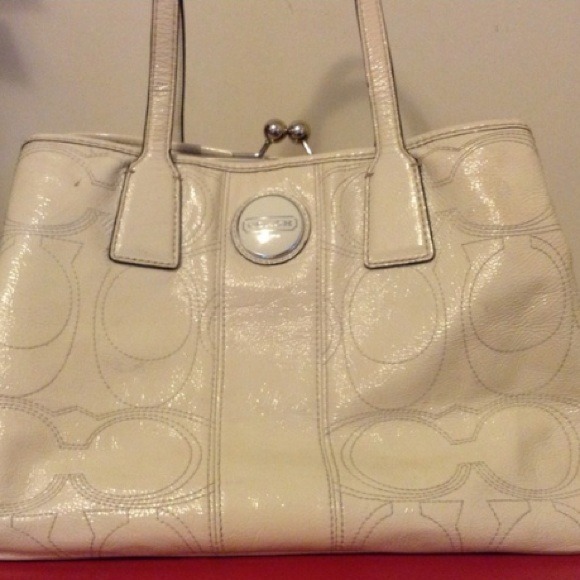 Creme coach 💥💥40 TODAY ONLY!!💥💥must sale💥💥