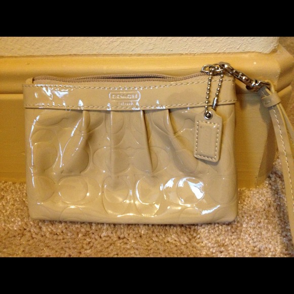 💯% Authentic Taupe/Beige Coach Wristlet