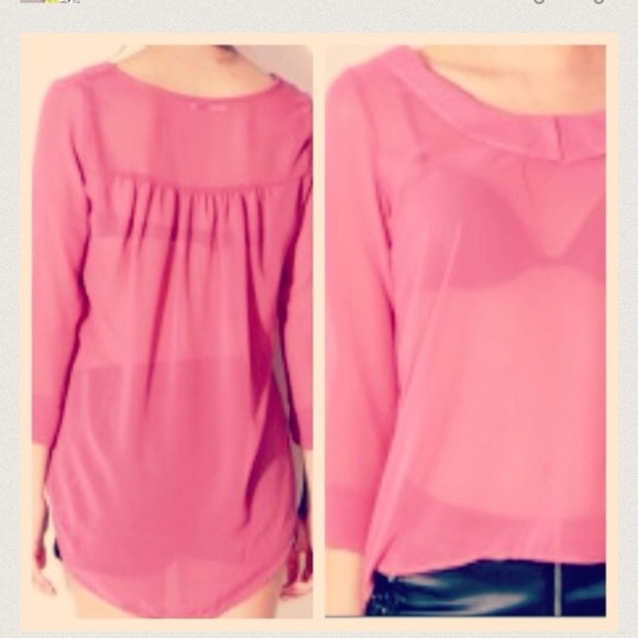 Bundle, two leggings and top.