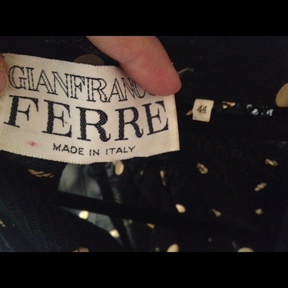 *SOLD*Gianfranco Ferre Top - Picture 3 of 3