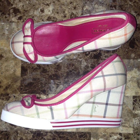 MAKE ME AN OFFER💯% Authentic Coach Sweetie Wedges