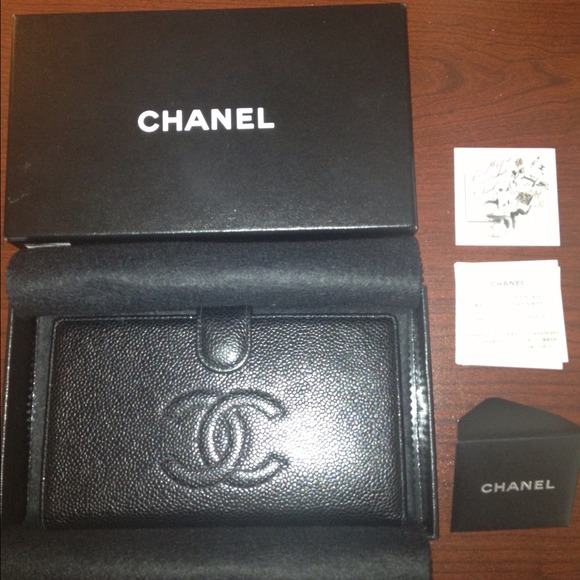 **REDUCED**Authentic Chanel Caviar Wallet