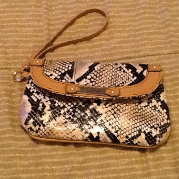 Sold w/bundle
