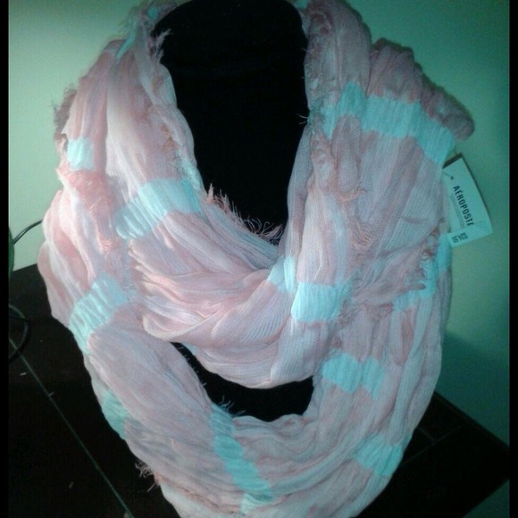 Lightweight infinity scarf ~ SOLD IN BUNDLE :) - Picture 3 of 3