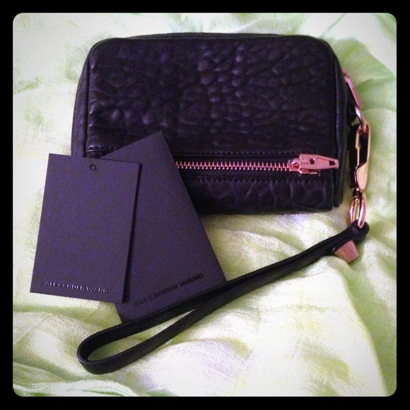 ⛔SOLD⛔ Alexander Wang Fumo large wristlet