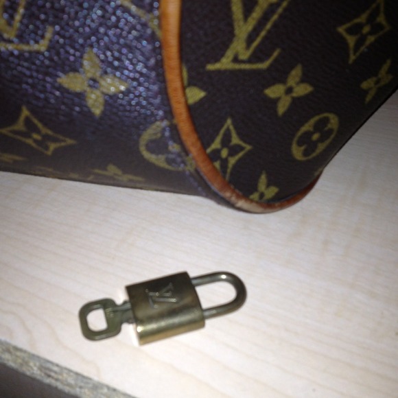 SOLD! Authentic Louis Vuitton Ellipse Bag - Picture 2 of 4
