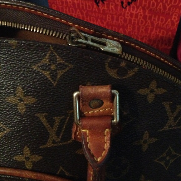 SOLD! Authentic Louis Vuitton Ellipse Bag - Picture 3 of 4