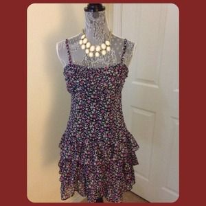 ⬇REDUCED⬇🎀Express Printed Dress🎀 $40