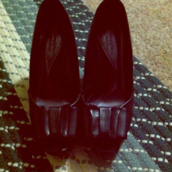 Vera Wang Peek Toe