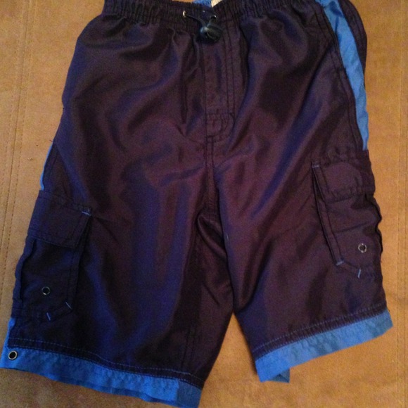 Boys navy shorts💥sold